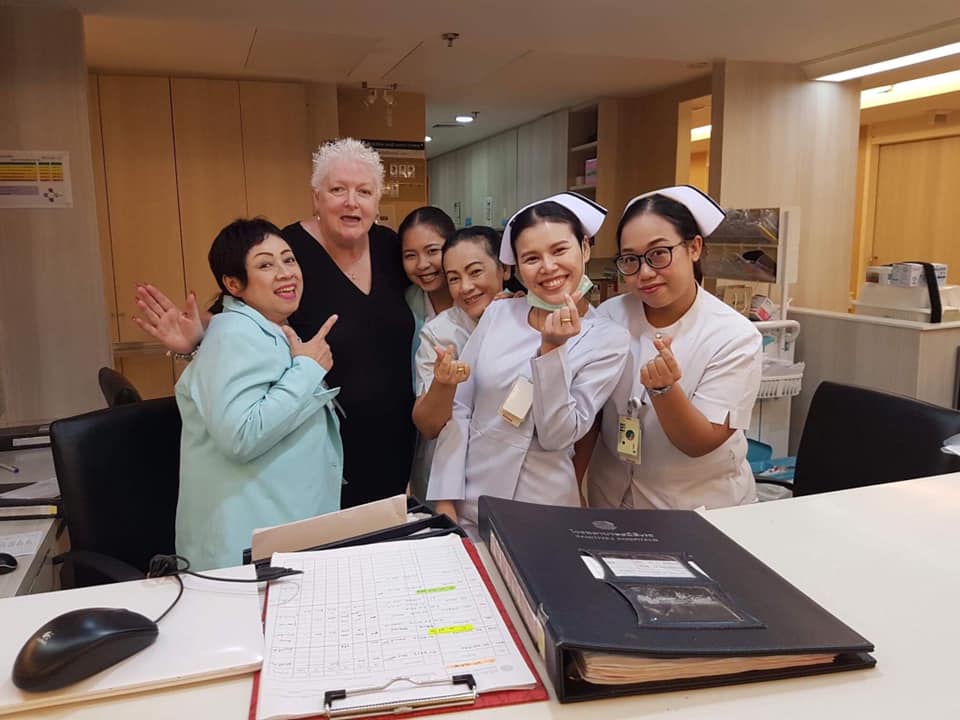 rhonda with the nurses in bangkok